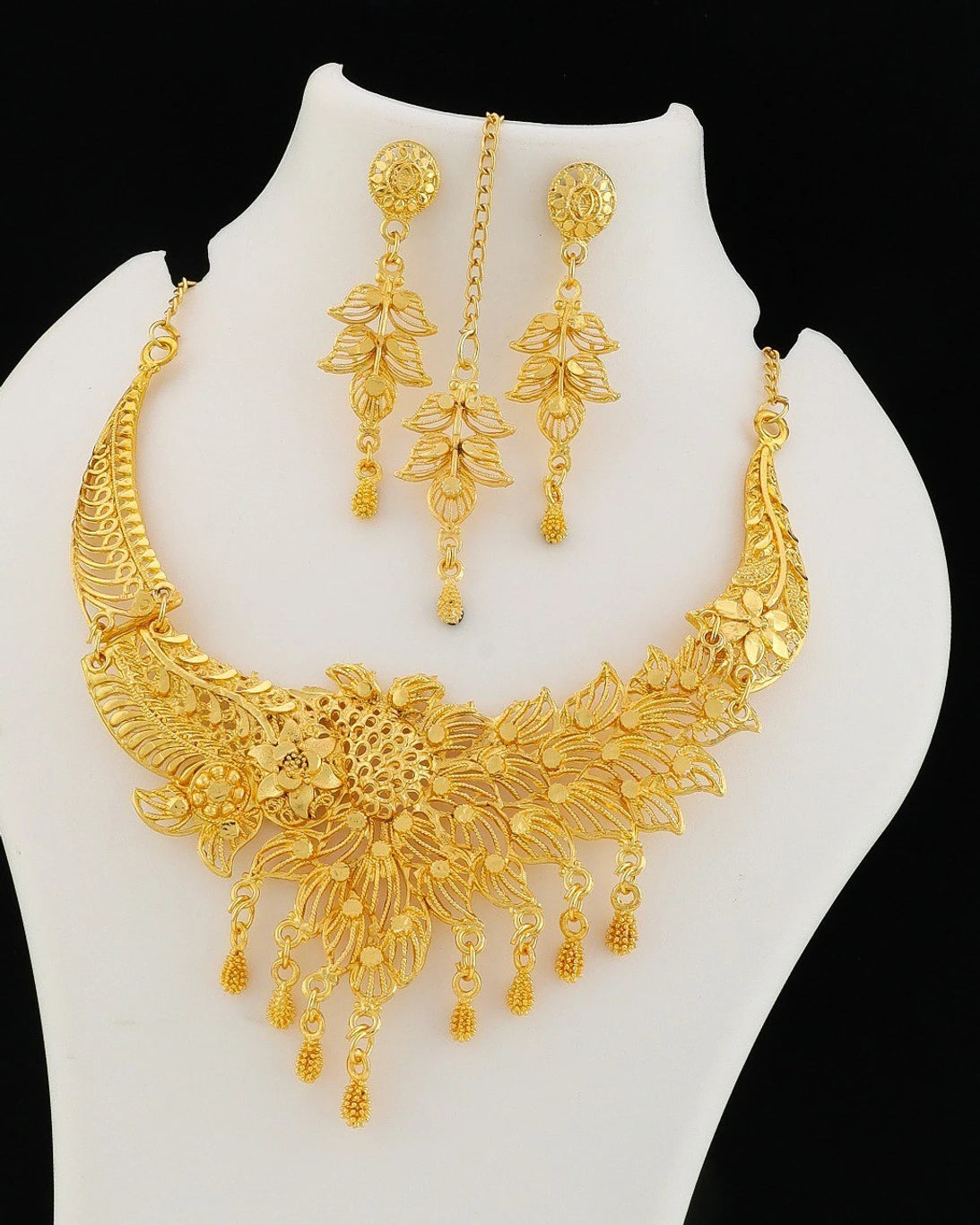Elegant Floral Gold-Plated Necklace Set with Earrings & Maang Tikka